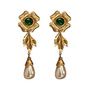 Gold flower dangle earrings N175
